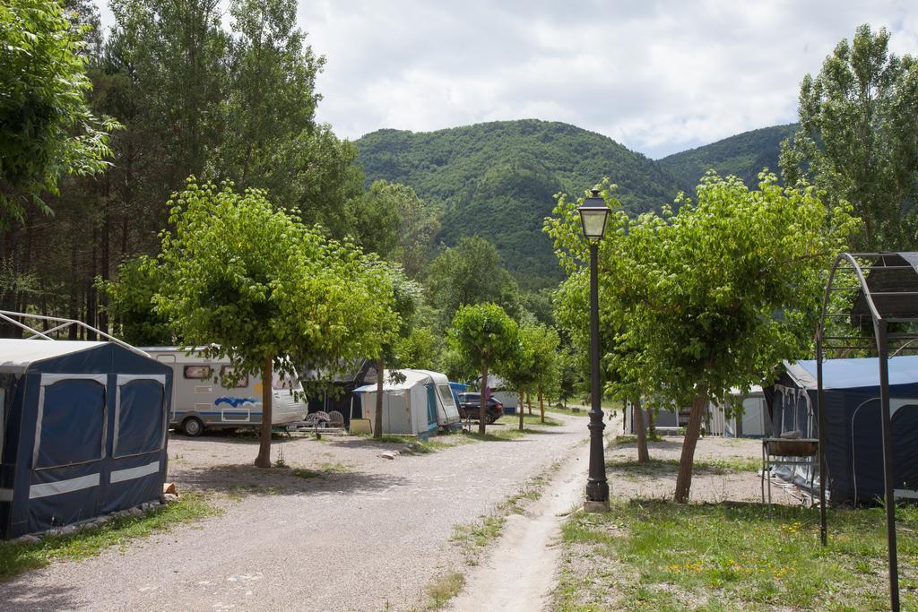 Camping L'Espelt Ла-Побла-де-Лильет Экстерьер фото